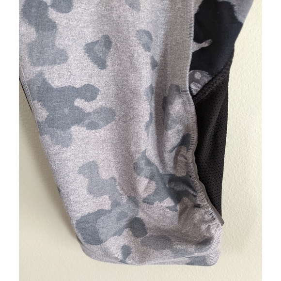 Athleta Leopard Be Free Knicker Crop Leggings Size Small - Picture 8 of 8